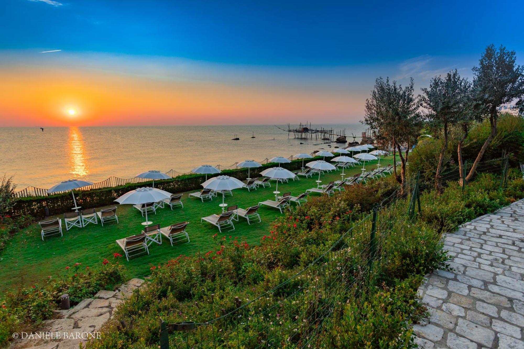 Baia Delphis Resort Vasto Dış mekan fotoğraf