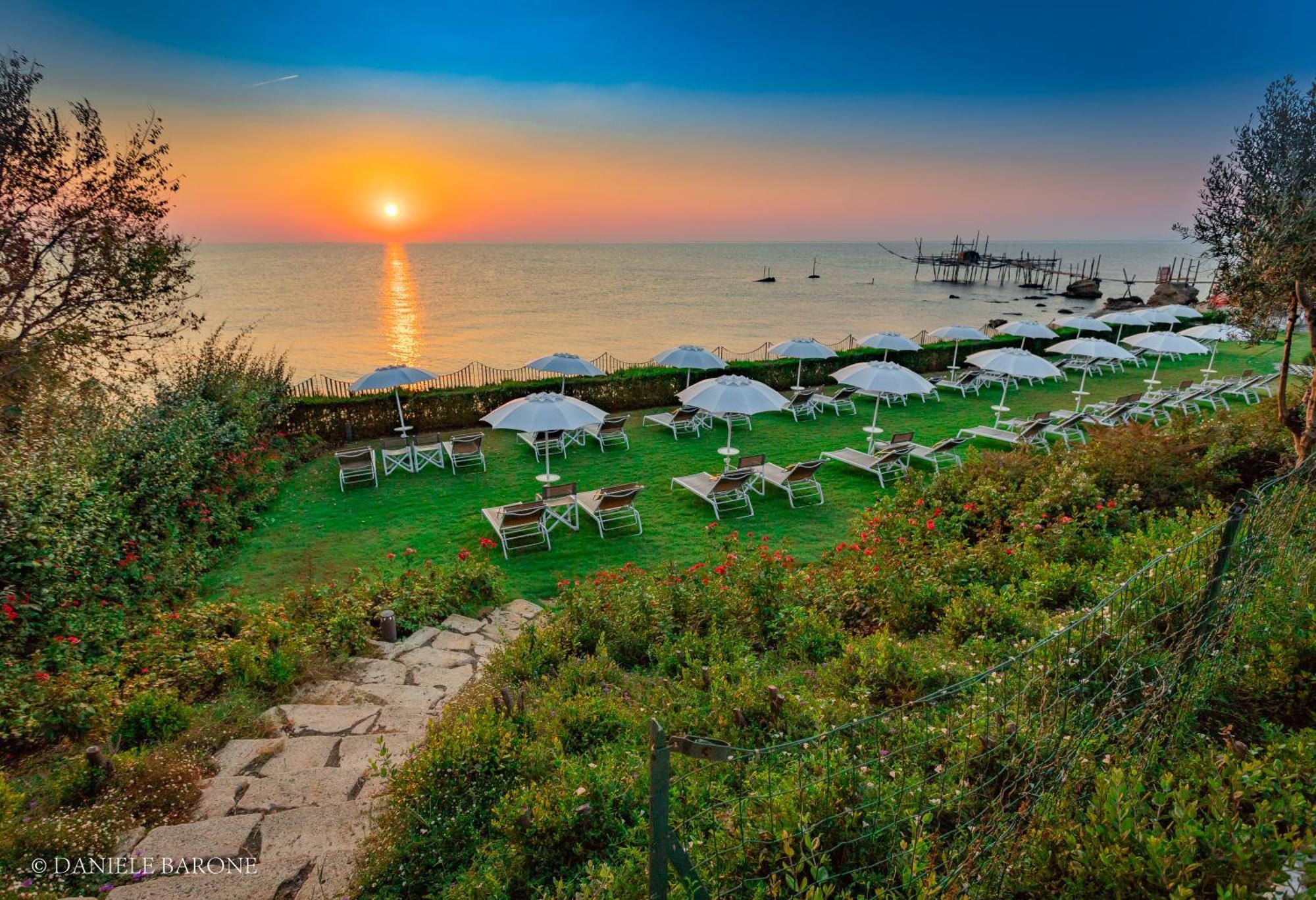 Baia Delphis Resort Vasto Dış mekan fotoğraf